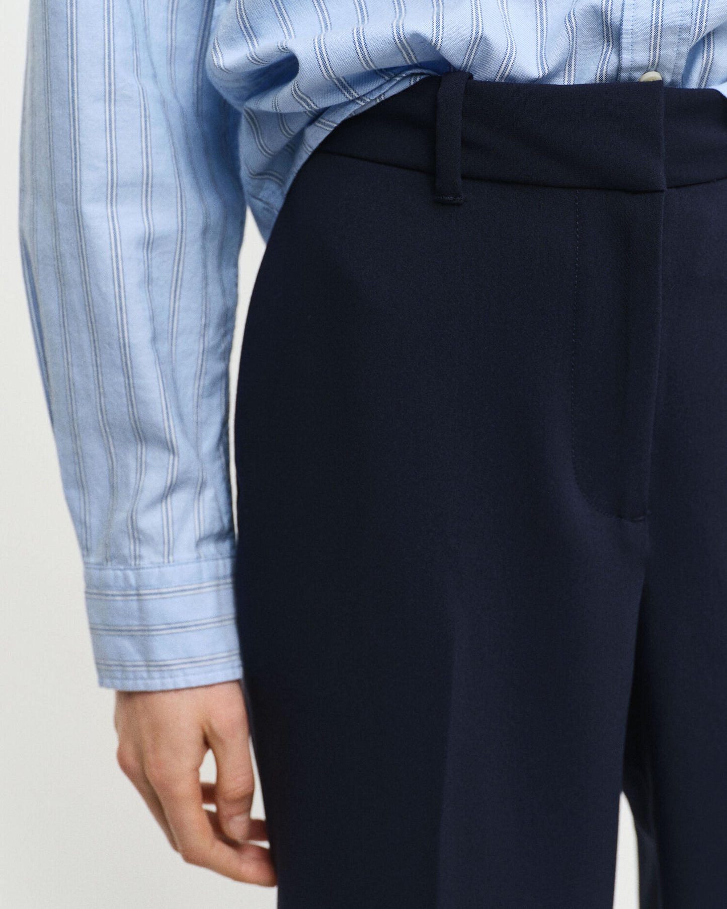 Pantalon patte d'éléphant coupe ajustée