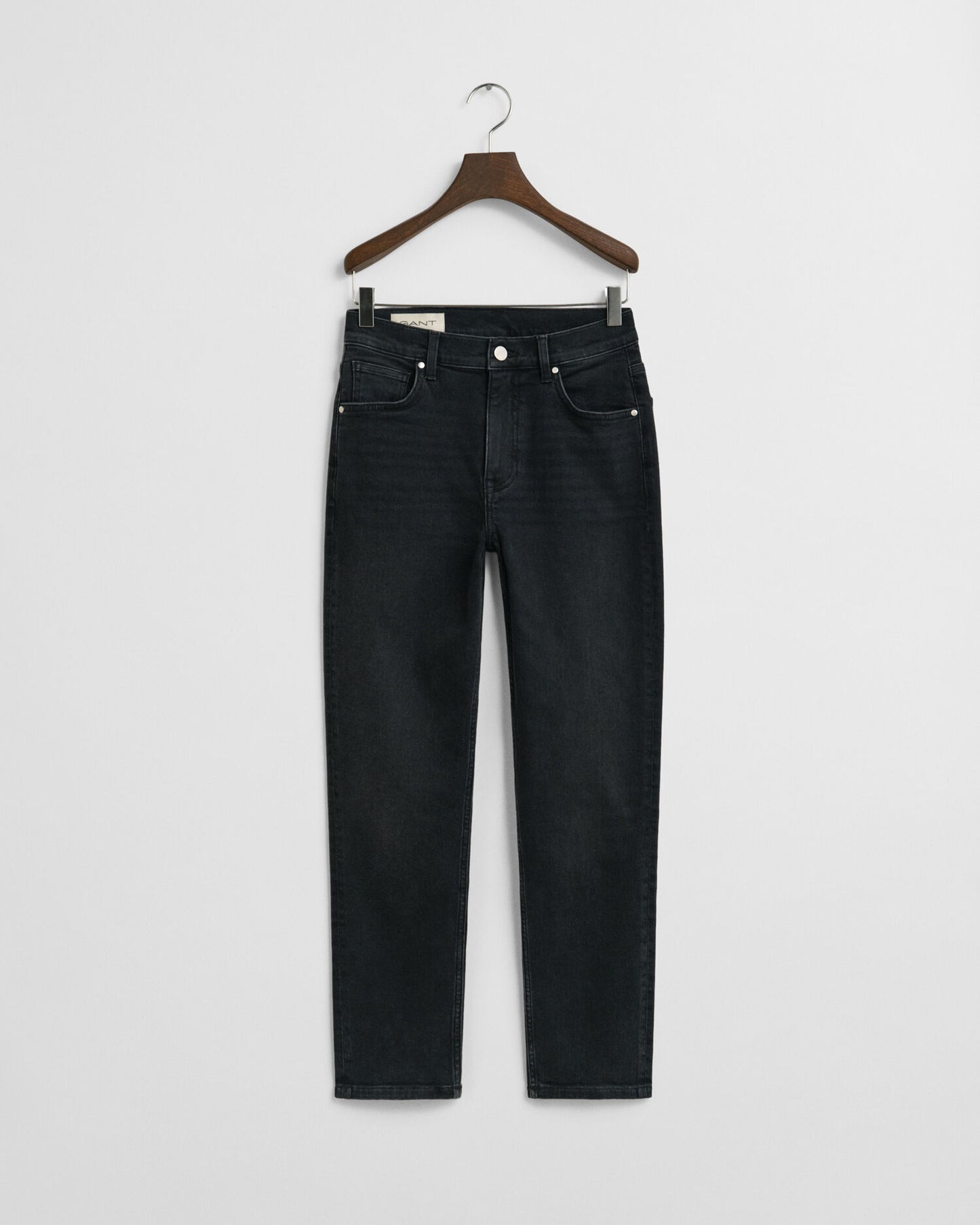 Schmal geschnittene, knöchellange schwarze Jeans