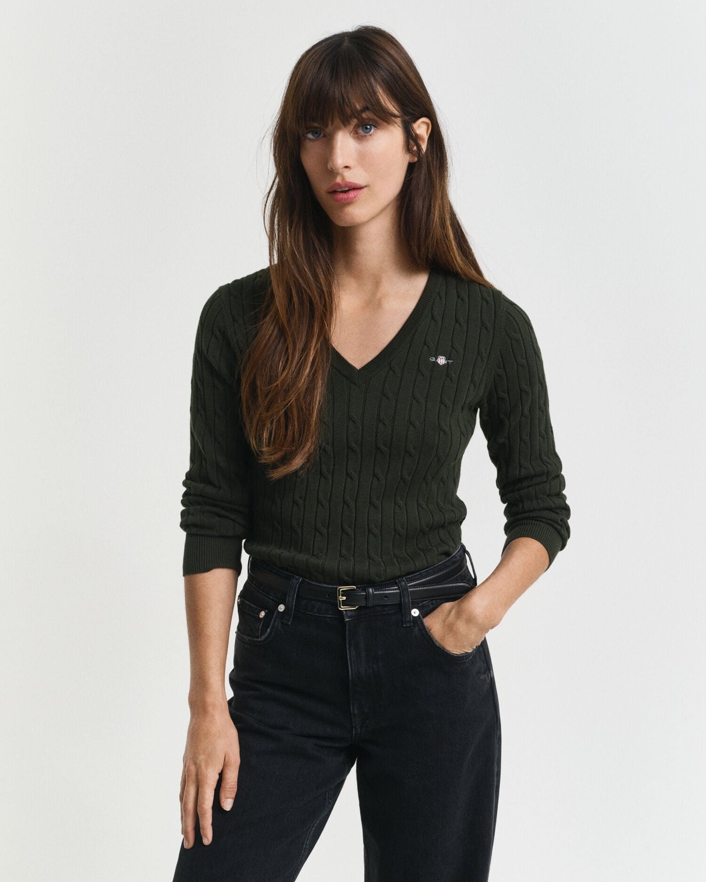 Pullover mit V-Ausschnitt aus Baumwoll-Stretch-Zopfstrick