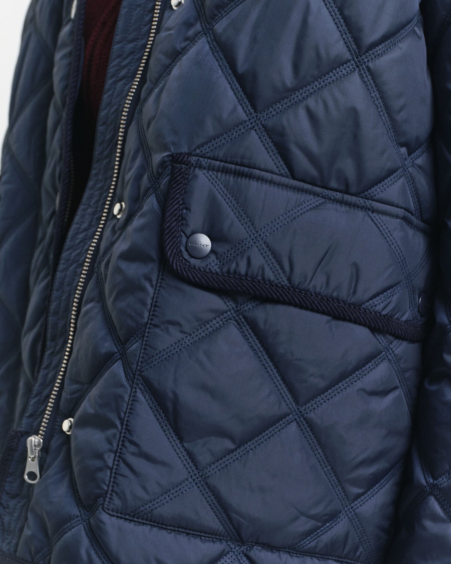 Steppjacke mit Kordbesatz