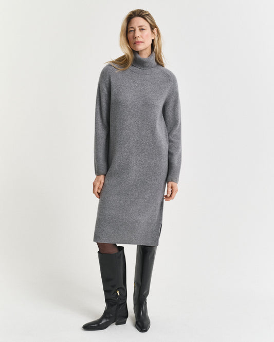 Rollkragenkleid mit Strickdetails
