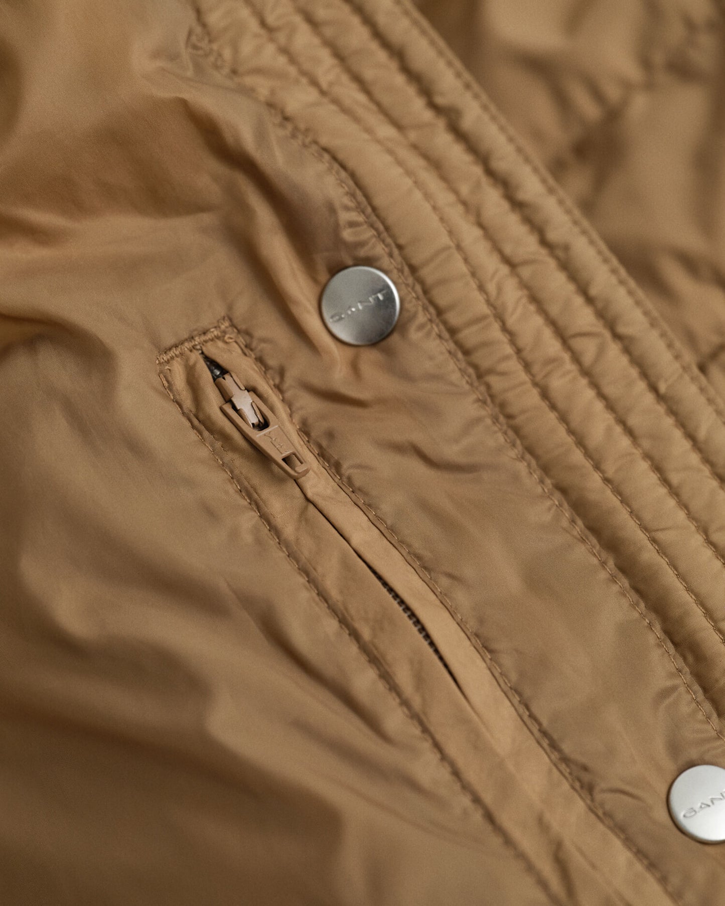 Leichte Daunenjacke