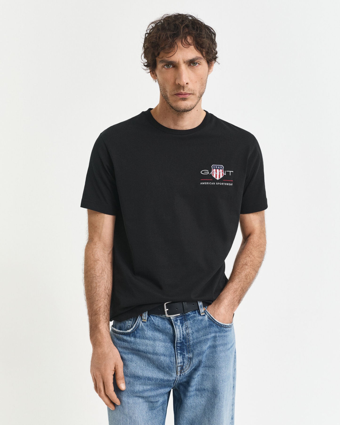 Besticktes Archive Shield T-Shirt